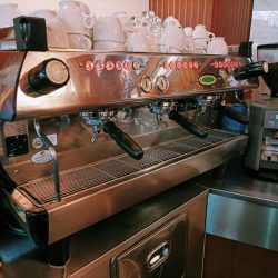 La Marzocco GB5 3 gruppi installata presso la caffetteria Turandot di Lucca